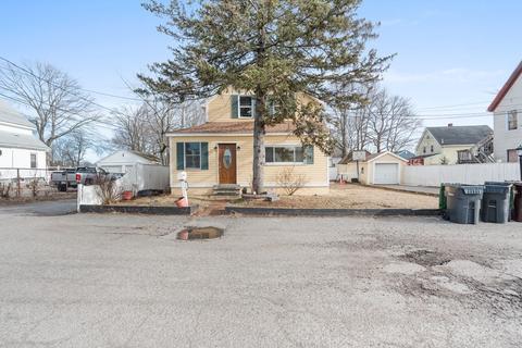 9 Lakeside Ave, Dedham, MA 02026