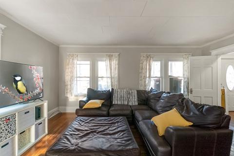 68 Abbott St, Springfield, MA 01118 photo 17