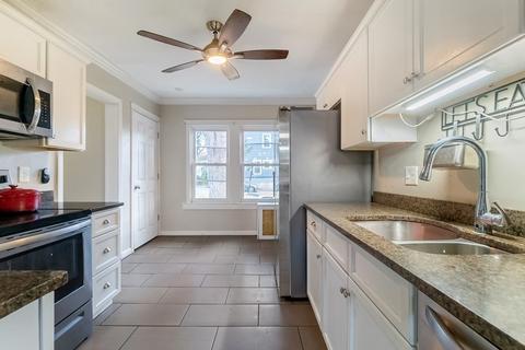 68 Abbott St, Springfield, MA 01118 photo 7