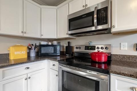 68 Abbott St, Springfield, MA 01118 photo 5