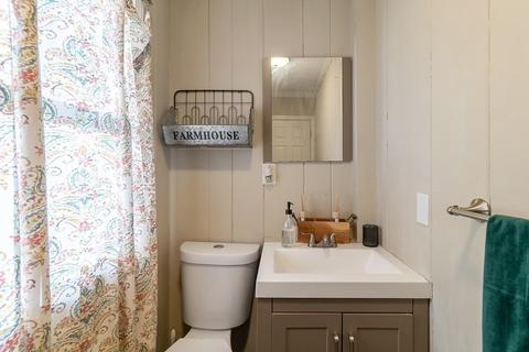 68 Abbott St, Springfield, MA 01118 photo 13