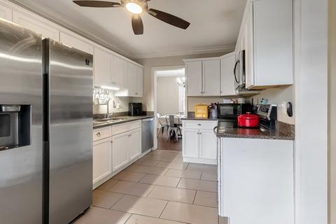 68 Abbott St, Springfield, MA 01118 photo 6