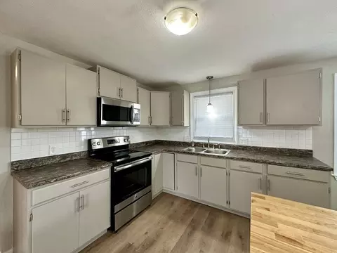 192 Lucerne Rd, Springfield, MA 01119 photo 4