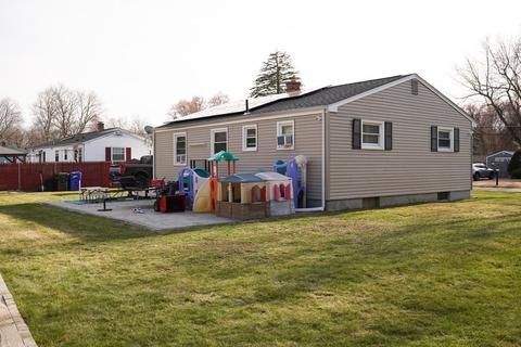79 Newhouse St, Springfield, MA 01118 photo 15