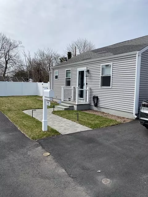 65 Louis St # a, Barnstable, MA 02601 photo 2