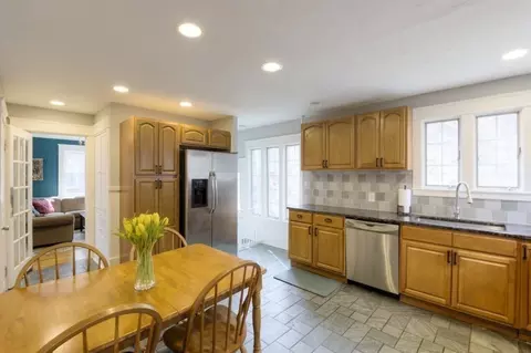 18 Saint Elmo Rd, Worcester, MA 01602 photo 10