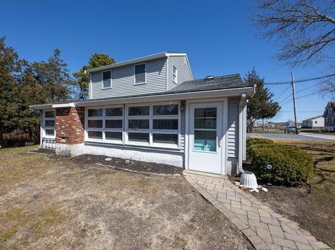 16 Beach St, Wareham, MA 02571 photo 3