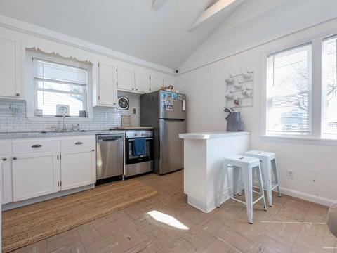 16 Beach St, Wareham, MA 02571 photo 6