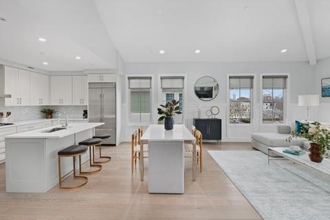 945-947 E Broadway #9, Boston, MA 02127