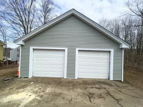 65 Maple St, Spencer, MA 01562 photo 4