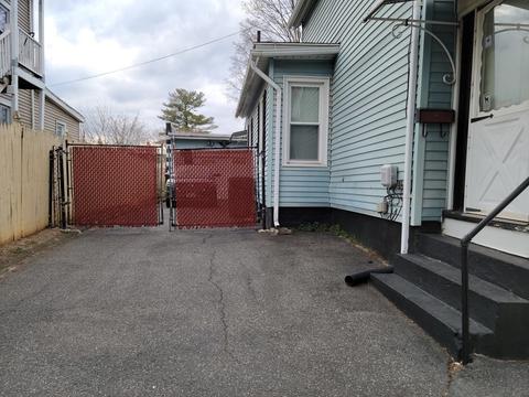 20 Manhattan St, Springfield, MA 01109 photo 3