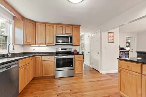 11 Web Rd, Georgetown, MA 01833 photo 14