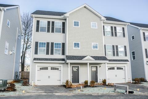 1400 Gorham St #36, Lowell, MA 01852