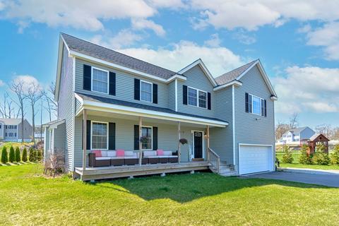 4 Moore Dr, Millbury, MA 01527