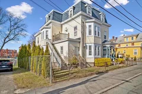 32 Abbott St, Lawrence, MA 01843 photo 2