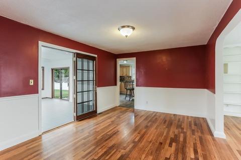 132 Laurel Rd, West Springfield, MA 01089 photo 4