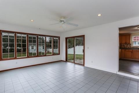 132 Laurel Rd, West Springfield, MA 01089 photo 8