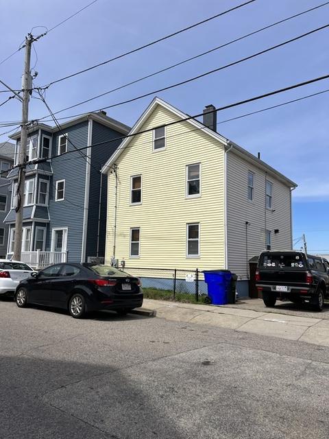 30 Hamlet St, Fall River, MA 02724