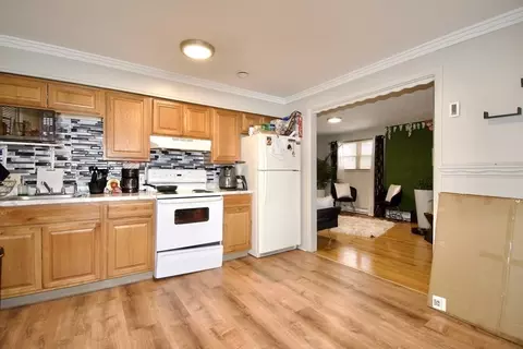 73 Melville St, Springfield, MA 01104 photo 4