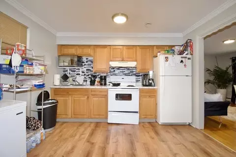 73 Melville St, Springfield, MA 01104 photo 5