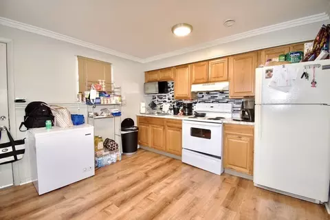 73 Melville St, Springfield, MA 01104 photo 3