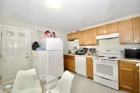 73 Melville St, Springfield, MA 01104 photo 18