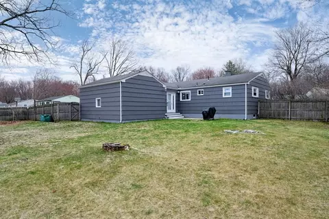 30 Louis Rd, Springfield, MA 01118 photo 3