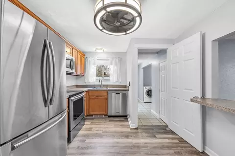 30 Louis Rd, Springfield, MA 01118 photo 8