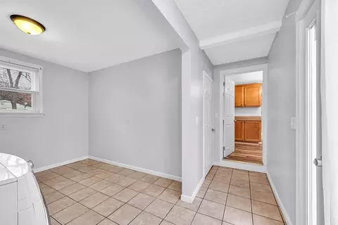 30 Louis Rd, Springfield, MA 01118 photo 7