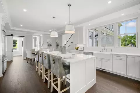44 Graystone Ln, Natick, MA 01760