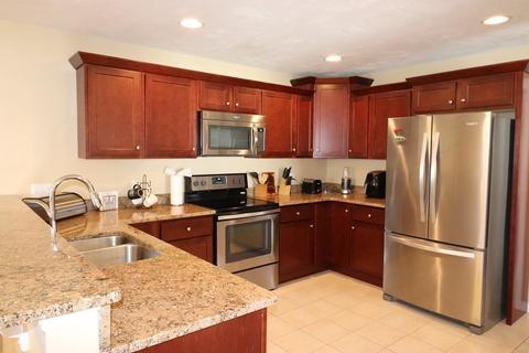 25 Angelo St, Worcester, MA 01604 photo 2