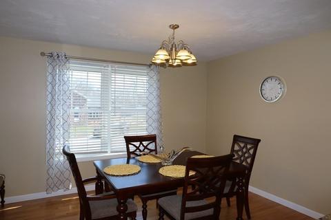 25 Angelo St, Worcester, MA 01604 photo 5