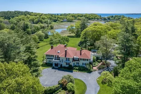 1025 Hale St, Beverly, MA 01915