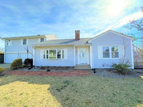 205 Winton St, Springfield, MA 01118 photo 1