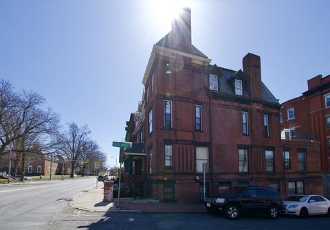 76 Maple St, Springfield, MA 01105 photo 4