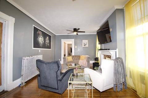 76 Maple St, Springfield, MA 01105 photo 9