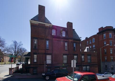 76 Maple St, Springfield, MA 01105 photo 3