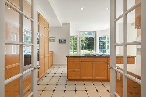 34 Exeter St, Newton, MA 02465 photo 5