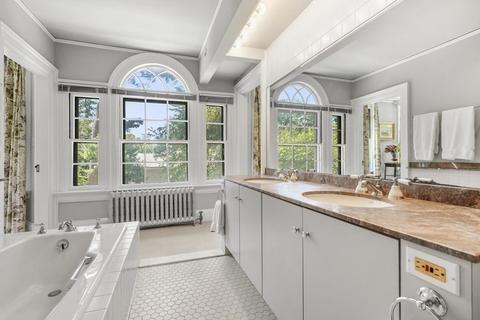 34 Exeter St, Newton, MA 02465 photo 18