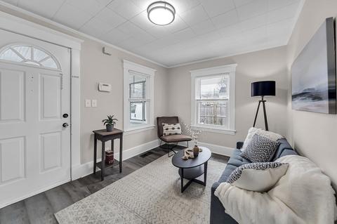44 Ina St, Springfield, MA 01109 photo 9