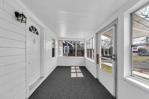44 Ina St, Springfield, MA 01109 photo 3