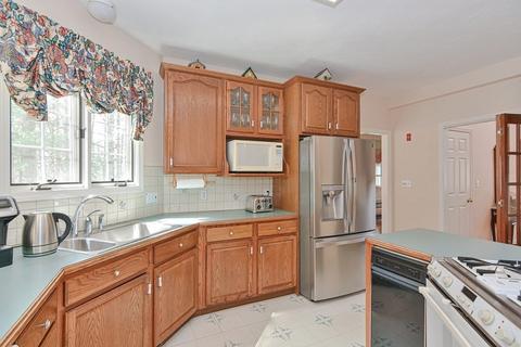 55 Spruce Ln, Canton, MA 02021 photo 13
