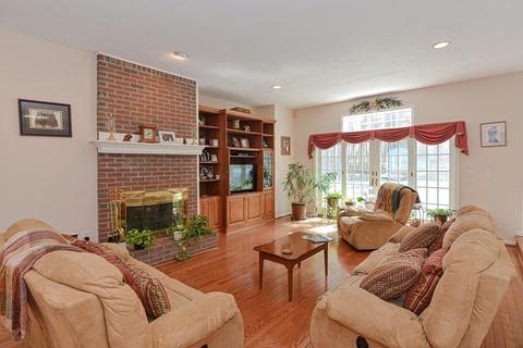 55 Spruce Ln, Canton, MA 02021 photo 9