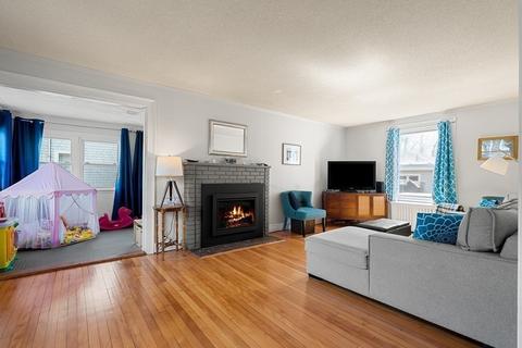 4 Endicott Ave, Marblehead, MA 01945 photo 6
