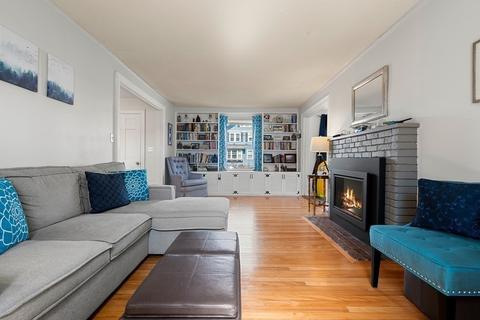 4 Endicott Ave, Marblehead, MA 01945 photo 4