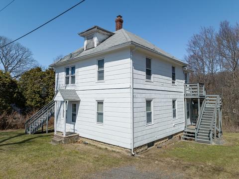 12 Arlmont St, Chicopee, MA 01013