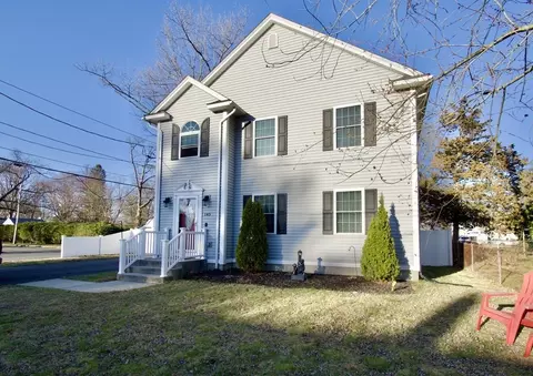 145 Samuel St, Springfield, MA 01109 photo 3