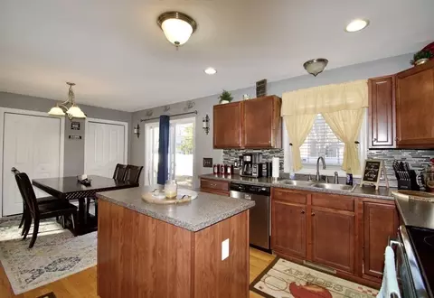 145 Samuel St, Springfield, MA 01109 photo 14