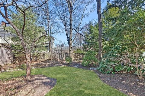 8 Clark Ct, Brookline, MA 02445 photo 27