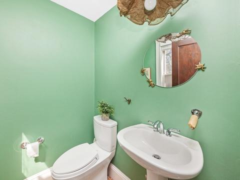 8 Clark Ct, Brookline, MA 02445 photo 11
